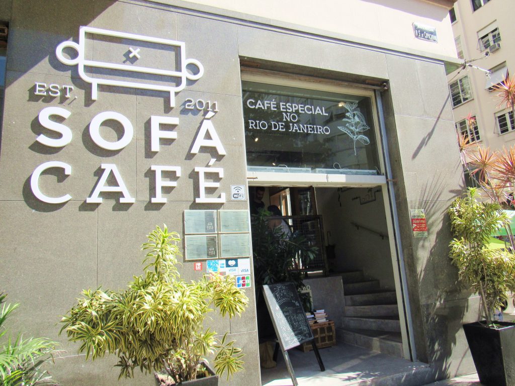 Sofá Café Rio de Janeiro Vivi na Viagem