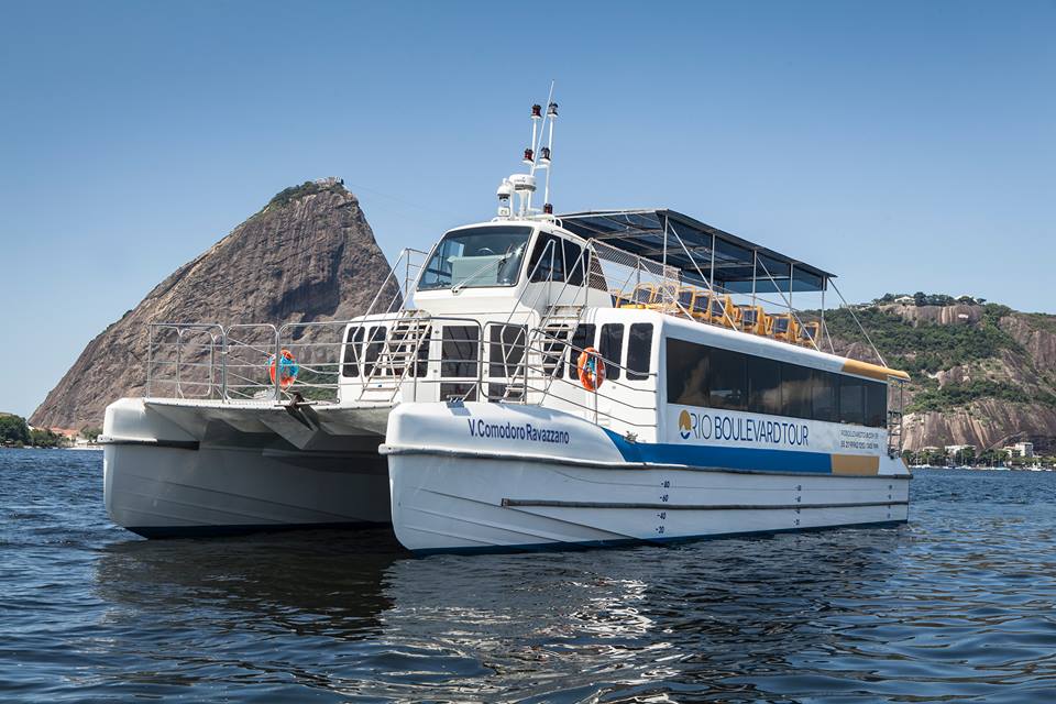 Passeio de barco pela Baía de Guanabara - Vivi na Viagem